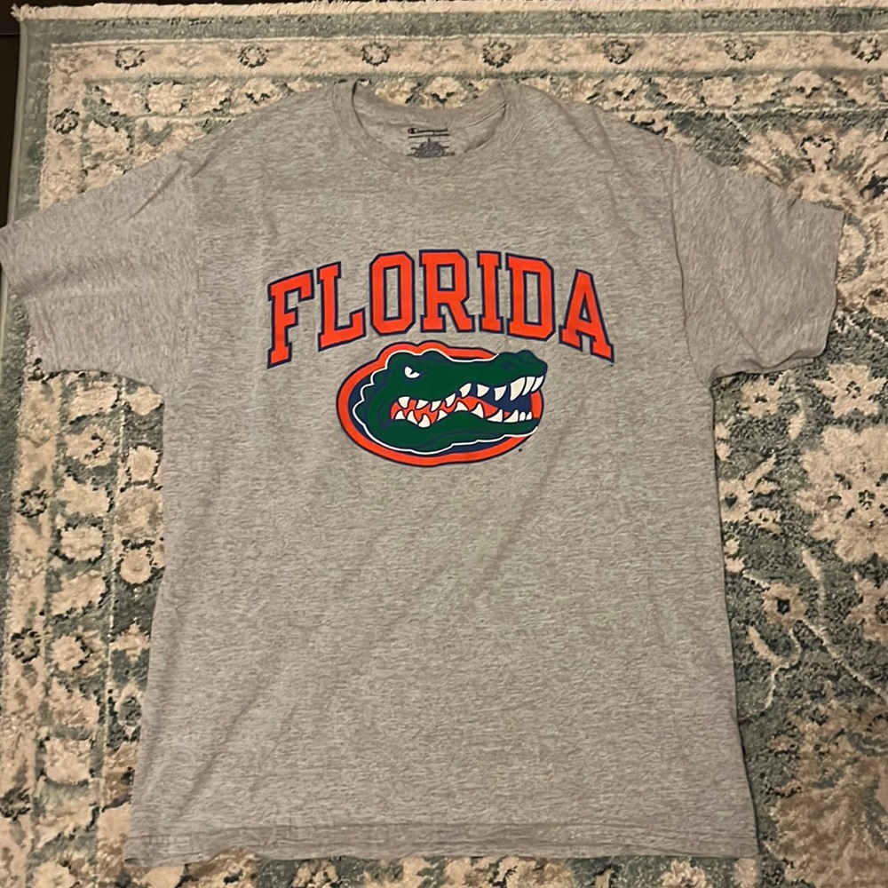 Florida Gators Champion Shirt size Large 🐊